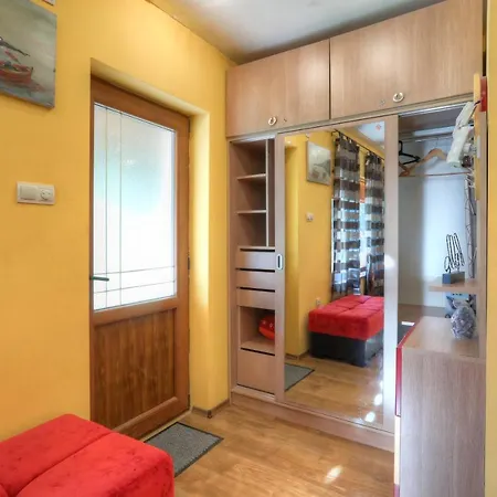 Cozy Room With A Garden بلوفديف